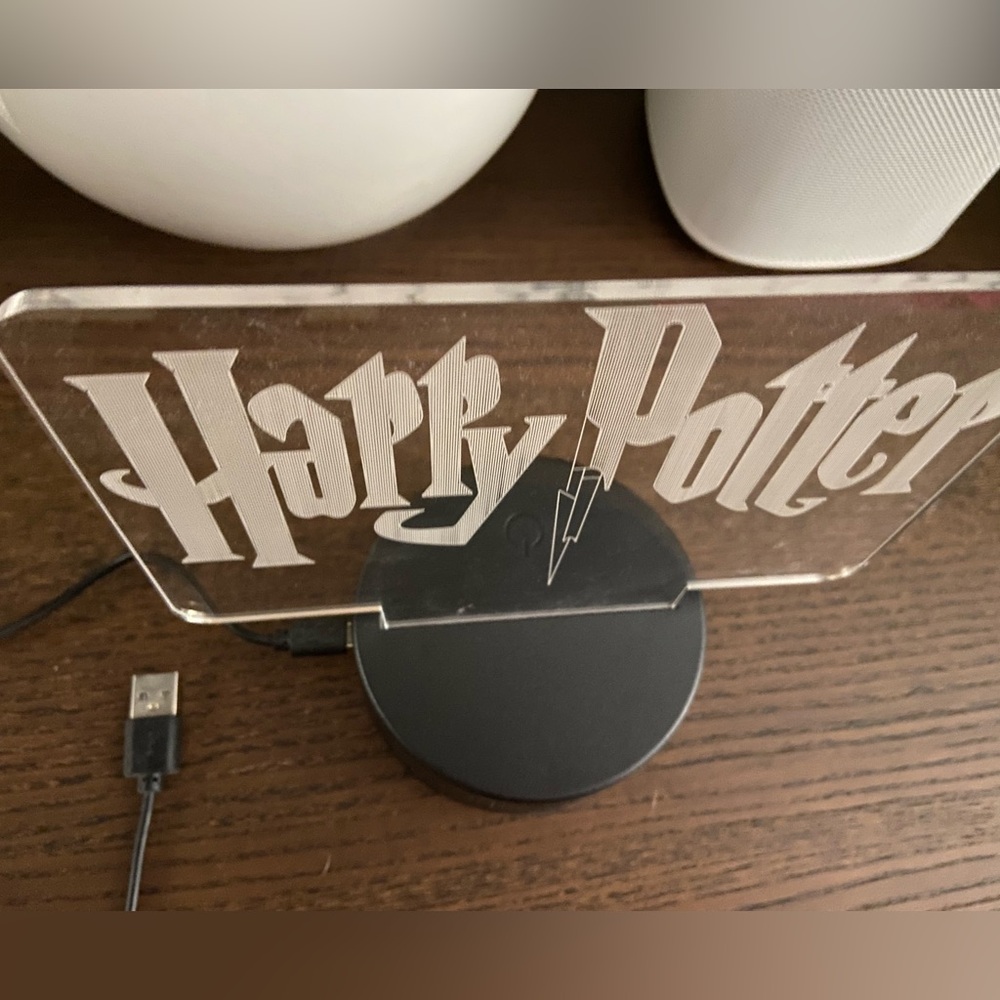 LED lamp Harry Potter touch LED light, lamp has 7 option of colors to display.
